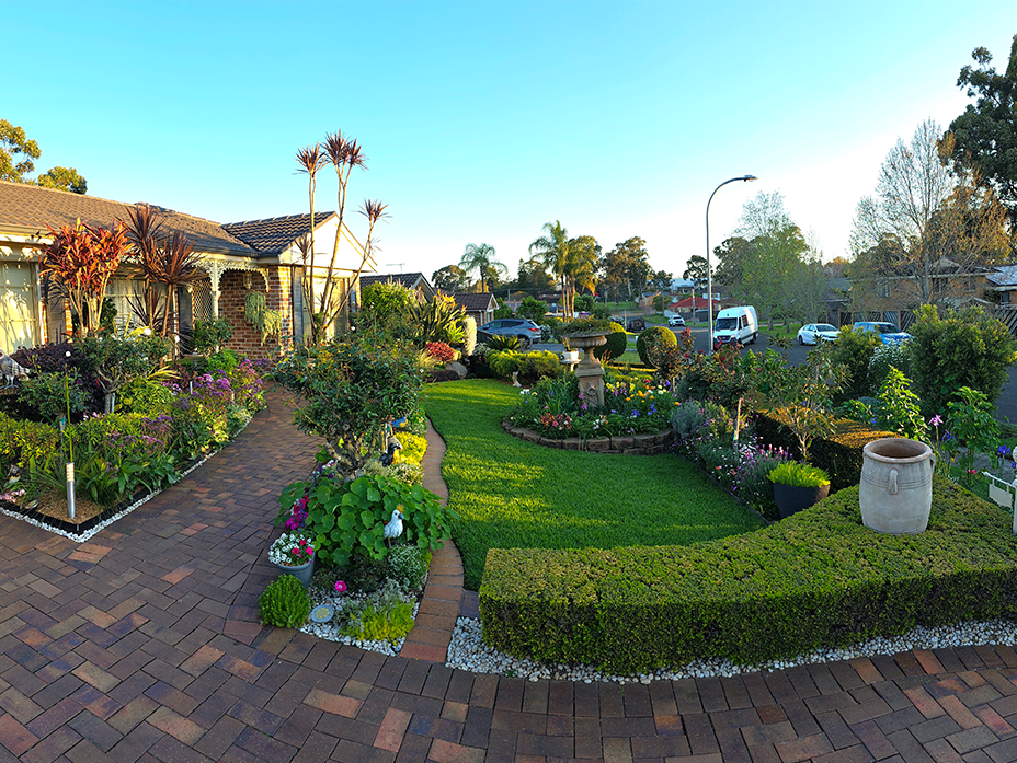 4th place: Fortunato Vella of Prospect – manicured garden and colour.
